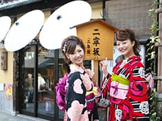 職人の手仕事による仕上げ